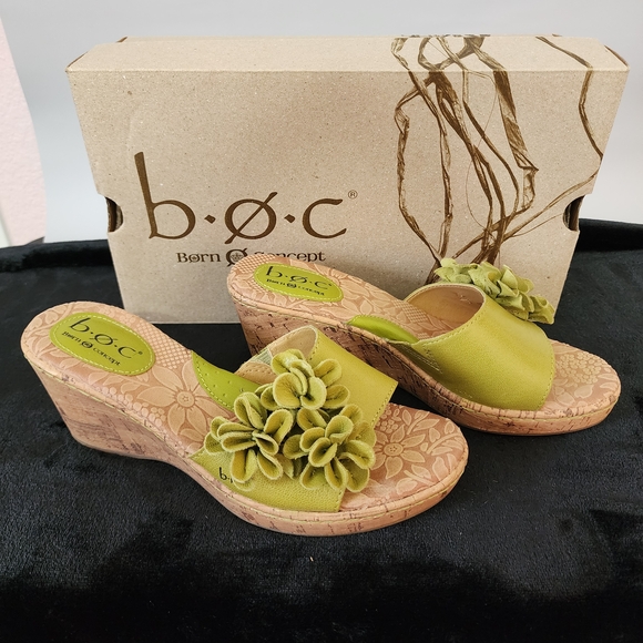 b.o.c. Green Floral Mules - Picture 2 of 7